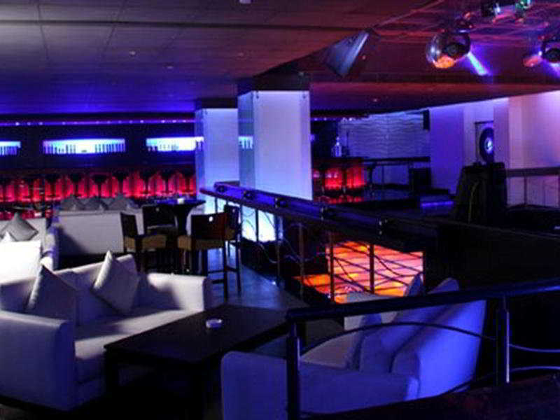 Greenpark Chennai Ngoại thất bức ảnh The interior of the nightclub