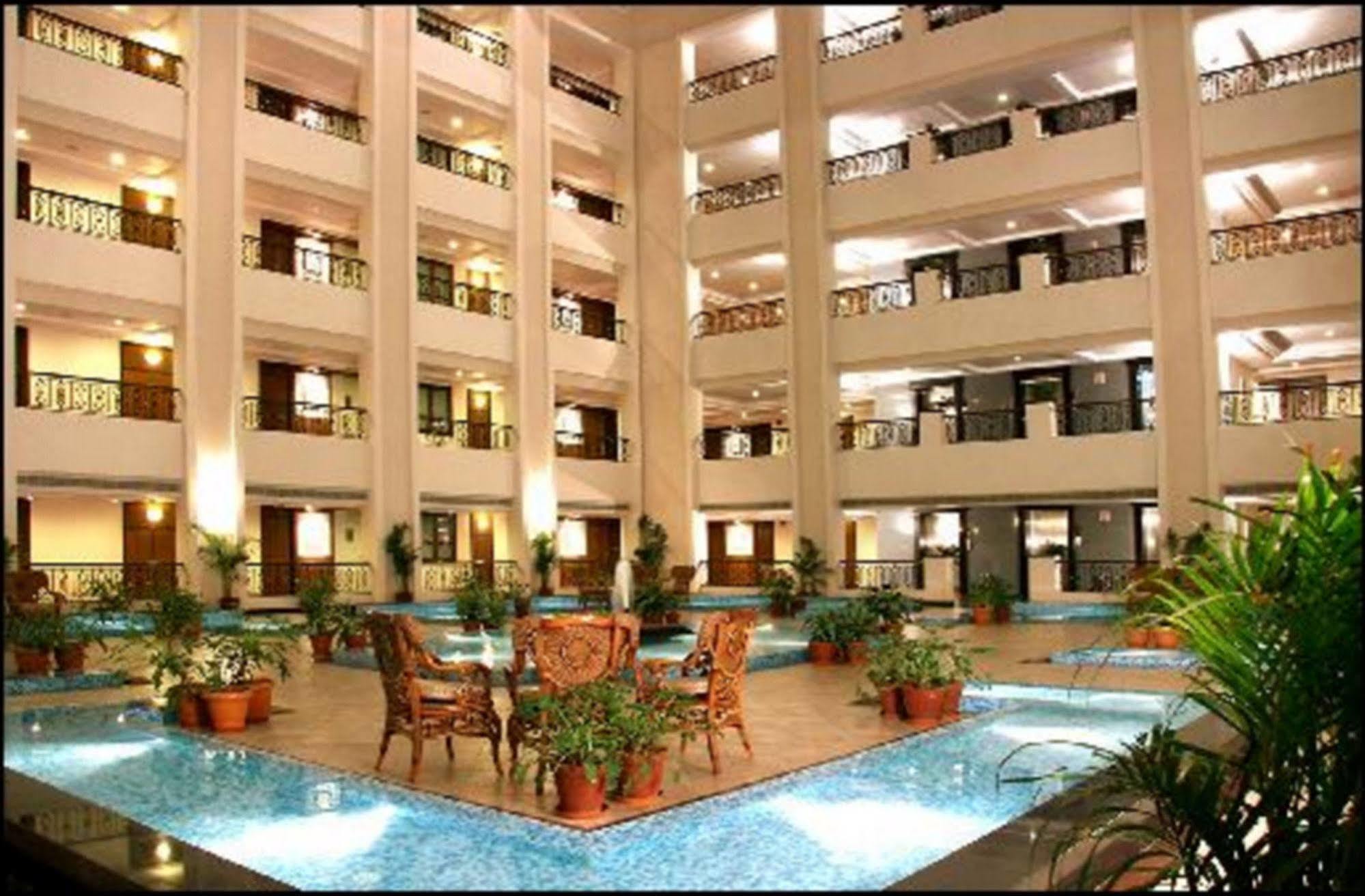 Greenpark Chennai Ngoại thất bức ảnh The interior of the hotel